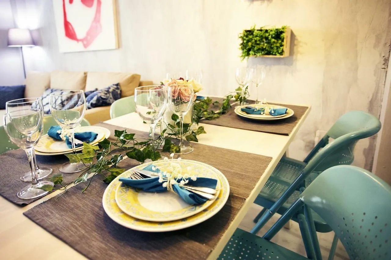 Cute Center Apartment Малага