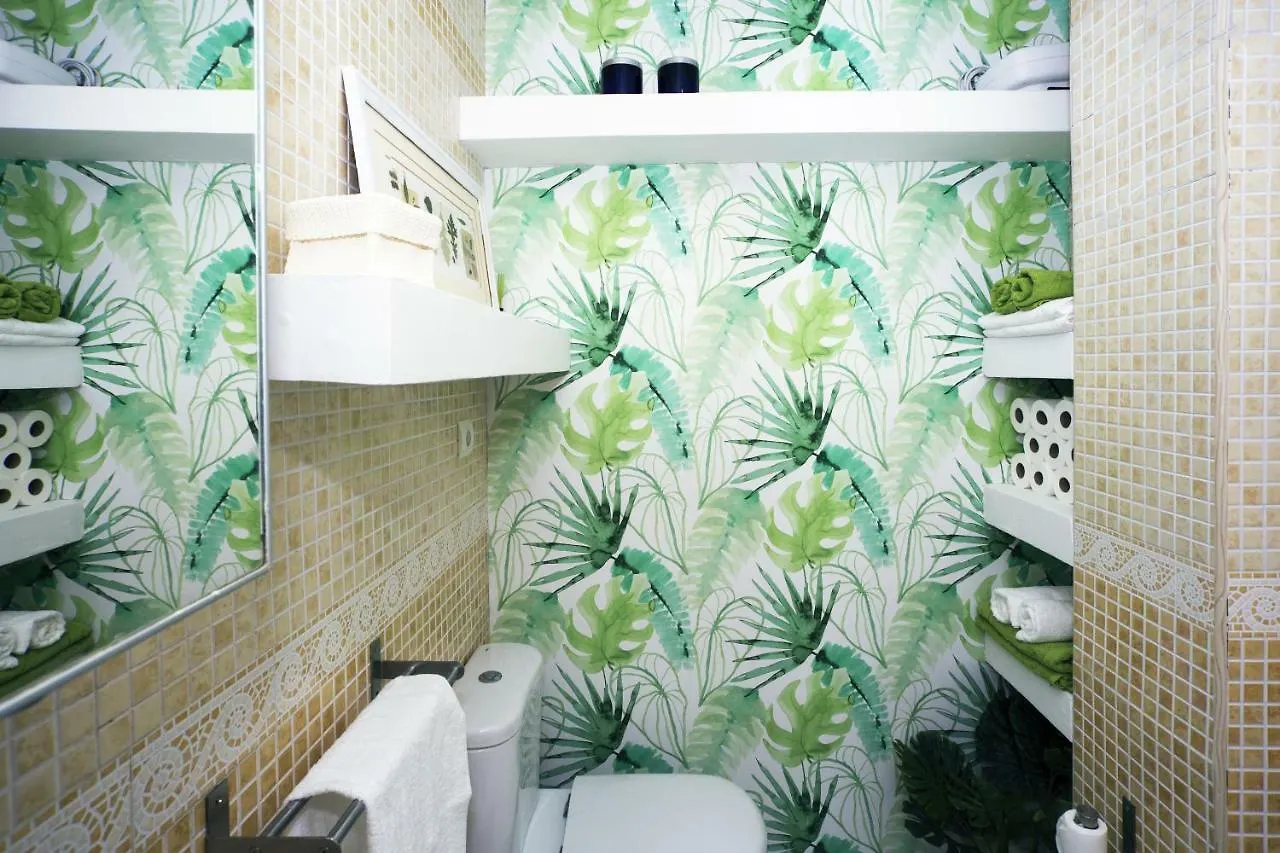 Cute Center Apartment Малага