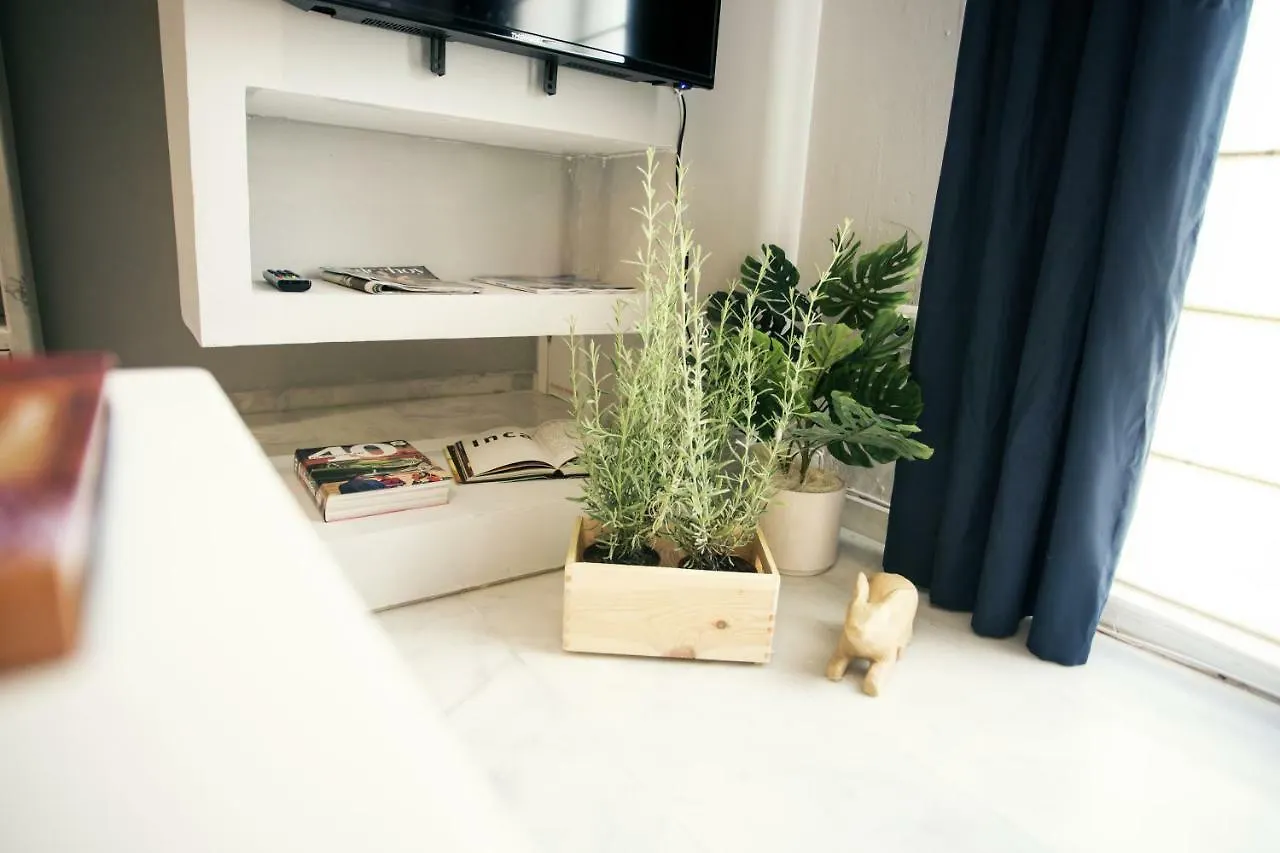 Cute Center Apartment Малага
