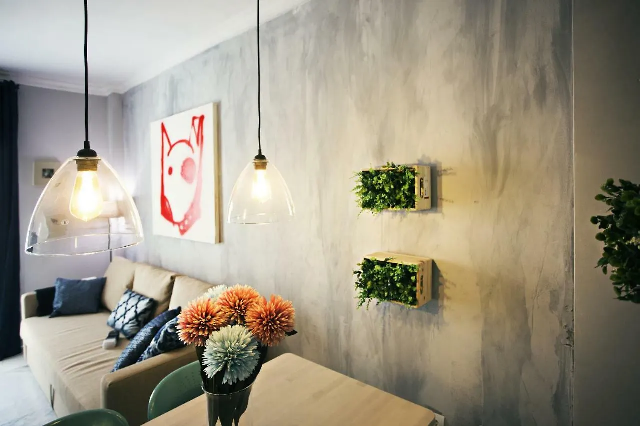 Cute Center Apartment Малага