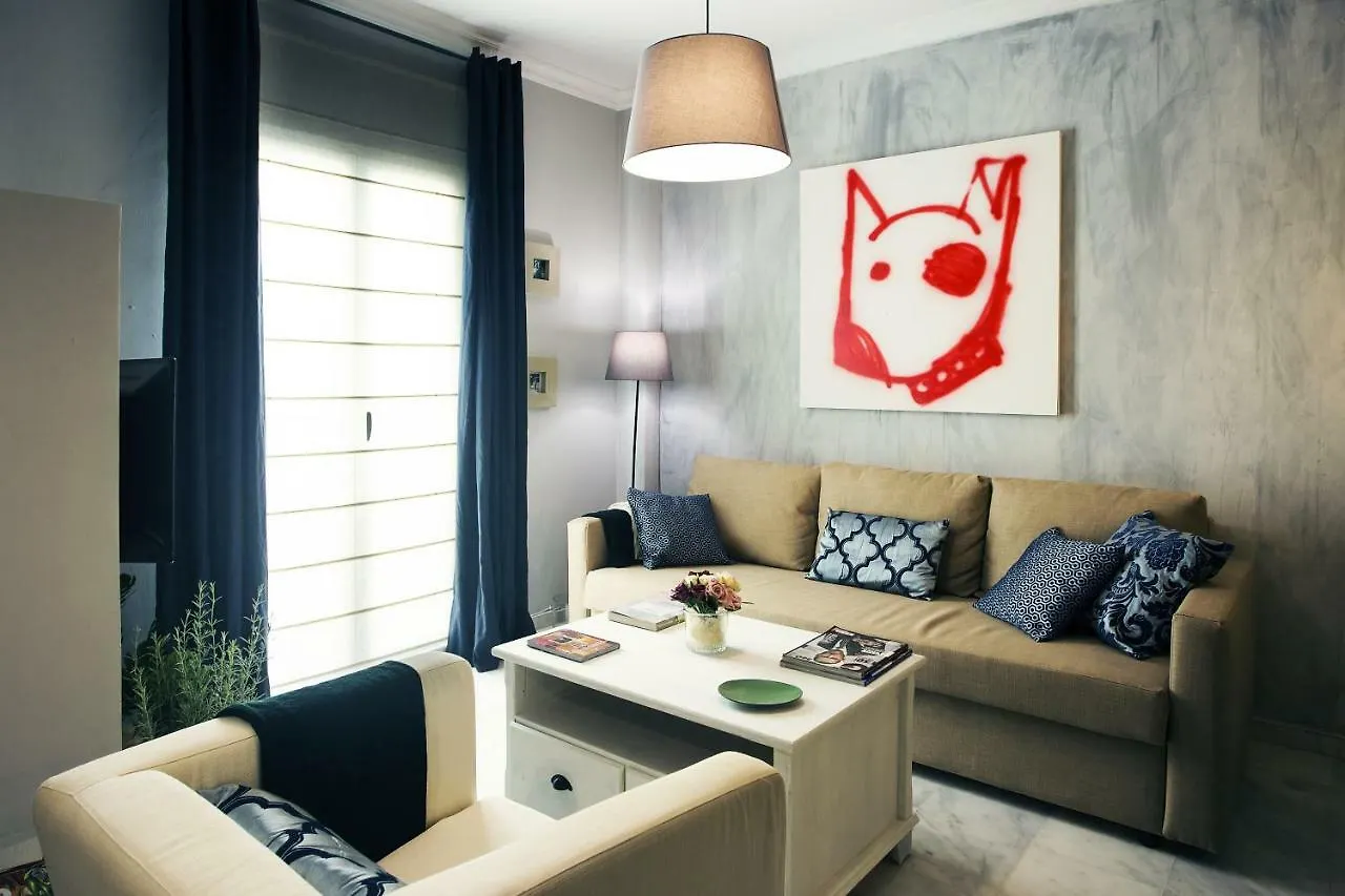 Cute Center Apartment Малага