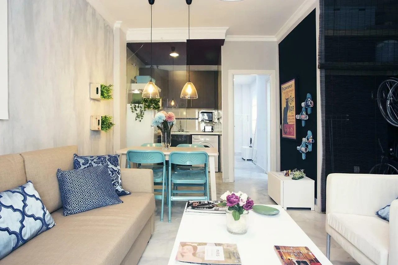 Cute Center Apartment Малага Испания